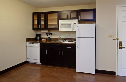 Fairfield Condo | Free Breakfast. Pool & Hot Tub. King Suite at Staybridge!