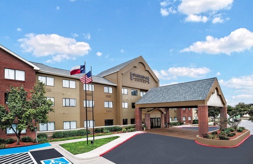 Tech Terrace Apartment | Free Breakfast. Shared Pool & Hot Tub. Studio Near Texas Tech University & University Medical Center.