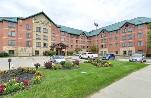 West Des Moines Condo | Free Breakfast, Free Wi-Fi | Indoor Pool, Hot Tub, Business Center