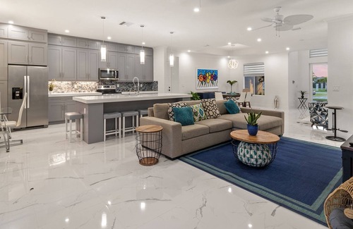 Homestead House | Free Cleaning, Luxury Pool/Elegant Poolside Escape