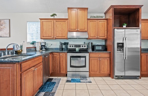 Colonial Oaks House | Free Early Check-In - Gaming Arcade - Free Parking