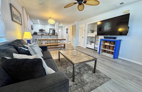 Silver Sands House | Free Golf Cart. 5 minutes walk to the Beach Townhome. Fenced backyard.