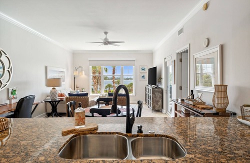 Upper Grand Lagoon Condo | FREE Golf & Tix! Reflections 304, 2 King Beds, Heated Resort Pool & Hot Tub!