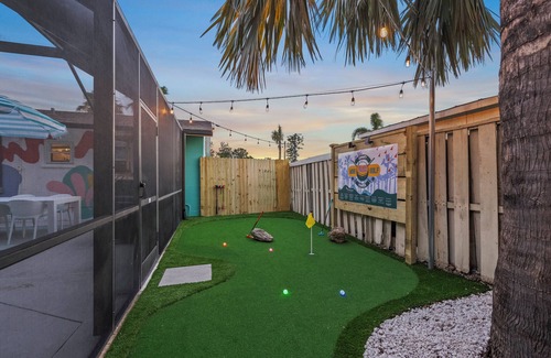 South Bradenton House | Free Heated Pool, Mini Golf Course, Full Arcade, Hot Tub, AMI 6 miles, IMG 3 mi