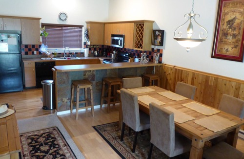 Big Sky House | FREE NIGHT@BIG SKY SKI HUT: 3br, 3ba, Spa, Garage, 10 Minutes to the Mtn.
