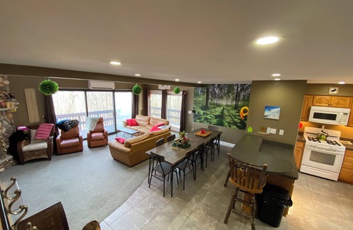 Village at Camelback House | FREE NIGHT Book 2 Nights & 3rd is FreešPromo doesnāt work on holidays & Winter!