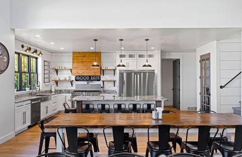 Garden City Other | FREE NIGHT-Large FARMHOUSE-SLEEPS 45-Book 3 get 1 Free - Off season dates