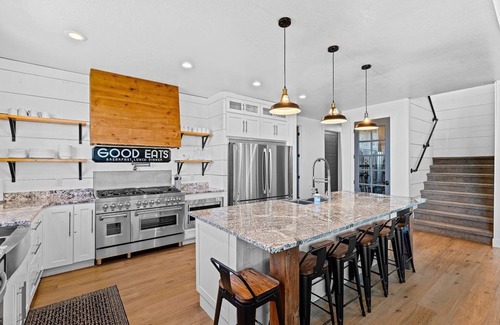 Garden City Other | FREE NIGHT-Large FARMHOUSE-SLEEPS 45-Book 3 get 1 Free - Off season dates