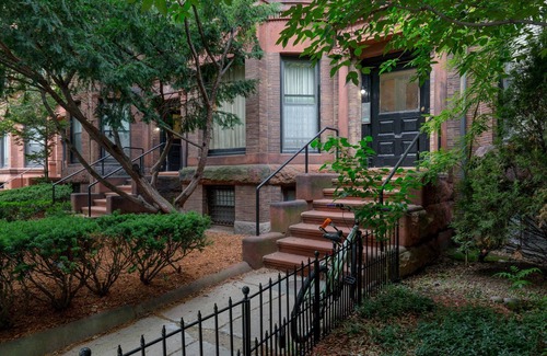 Fenway–Kenmore Apartment | Free Parking at 1 Bed Basement Apt, Near BU & MIT