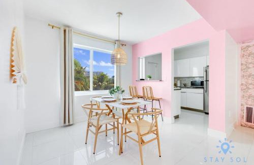 Hollywood South Central Beach Apartment | Free Parking, Bay View, Pool, Step To Beach