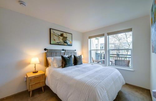 Lower Queen Anne Apartment | Free Parking - City Views - Near Attractions