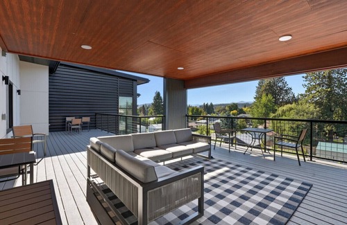 Coeur d'Alene Apartment | Free Parking, Coffee Bar, Gym