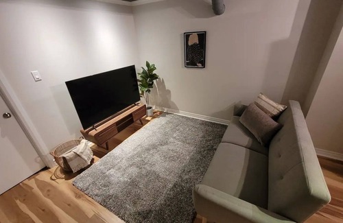 Ahuntsic Apartment | Free Parking-Cozy 3 1/2 - 1BR near metro station