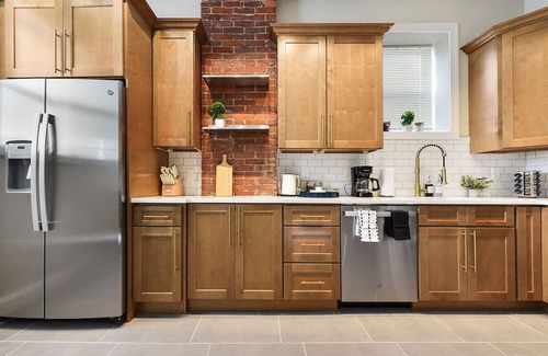 Point Breeze North House | FREE Parking+Games+BBQ+Netflix Near Bakery Square