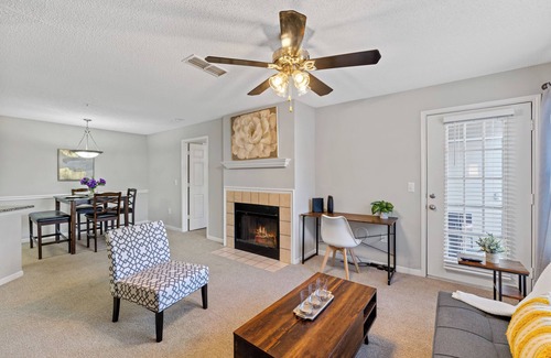 Athens Apartment | Free Parking Home Steps from UGA & DT, Pool + Gym. Gated, Pool and Gym