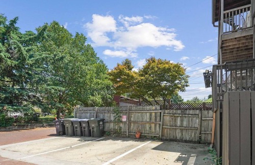 Bloomingdale Apartment | Free Parking! Large, 2BR/1.5BA with AC/TV/Internet