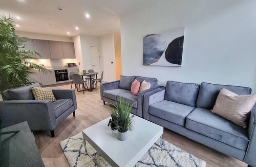 Manchester City Centre House | Free Parking Luxury Townhouse By City SuperHost