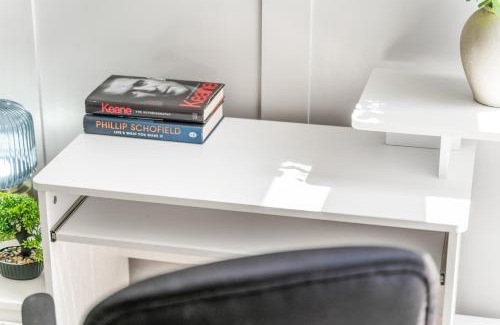 Birmingham House | Free Parking ,Modern 4 bedrooms 10min from Birmingham city centre ideal for contractors ,Groups and Families