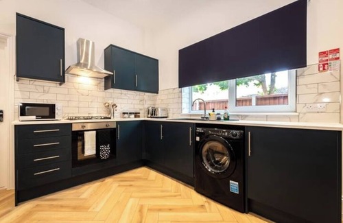 Southsea House | FREE Parking-REDuCED-Wi-Fi-Southsea-Long Stays