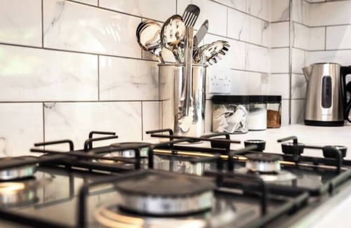 Southsea House | FREE Parking-REDuCED-Wi-Fi-Southsea-Long Stays
