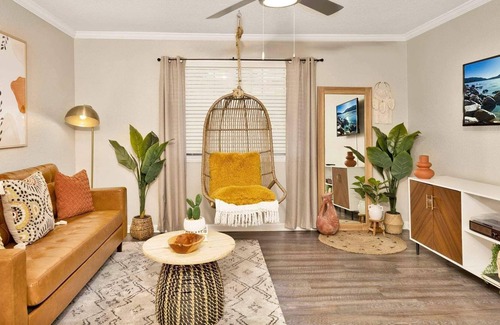 Hoover Apartment | Free parking Reno Boho Apartment Prime Area Near Downtown Bham