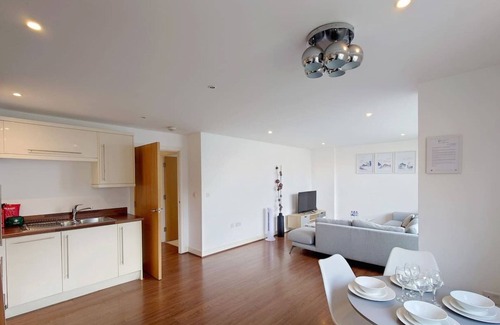 Newham Apartment | Free Parking: Two Bed Apartment in Beckton