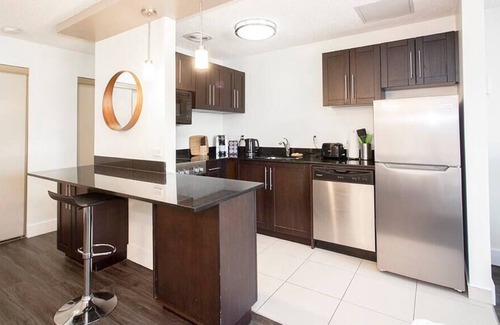 Downtown Winnipeg Condo | Free Parking, Wi-Fi and In-suite Laundry!