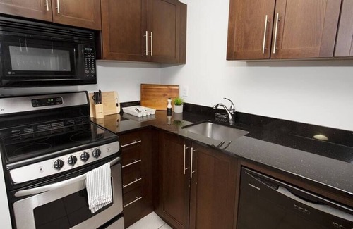 Downtown Winnipeg Apartment | Free Parking & Wi-Fi! One-bedroom Suite