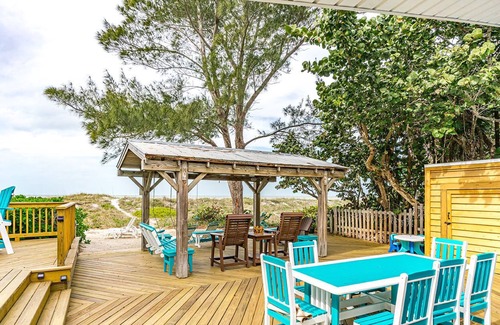 Independence Square House | FREE PERKS INCLUDED!! Seahorse Cottage 4 - GULF FRONT HOUSE!