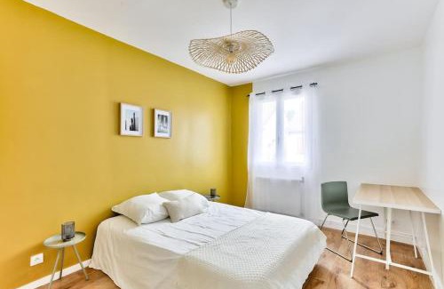 Epinay-sur-Seine House | Free Private Parking - 15mn Paris - 5mn Walk Train Station - All equipped - Terrace - Garden - Stade de France - Casino d'Enghien - Hippodrome, Université