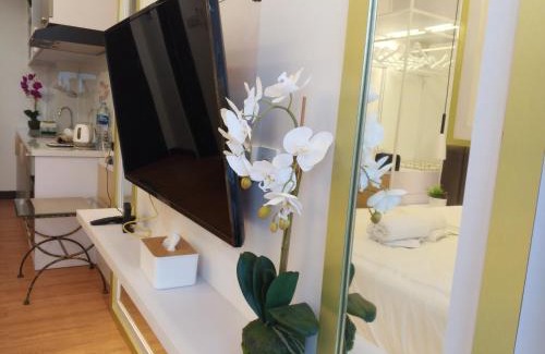 Lubuk Baja Apartment | Free Shuttle Lovely compact New Apartment at Nagoya by MESA