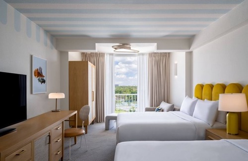 Lake Buena Vista Hotel | Free Shuttle to Parks: Family-Flexible Room w/Pool & Spa Access Near Disney