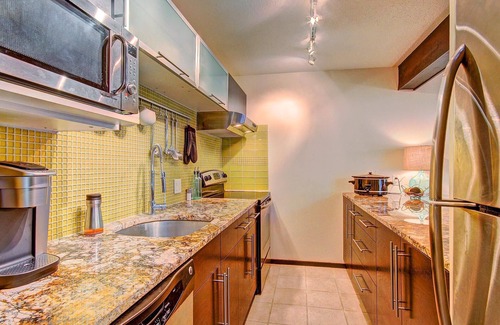 Peak 9 Condo | Free SkyCard Act - Top-Floor, Pool/Hot Tubs - Tannenbaum By The River