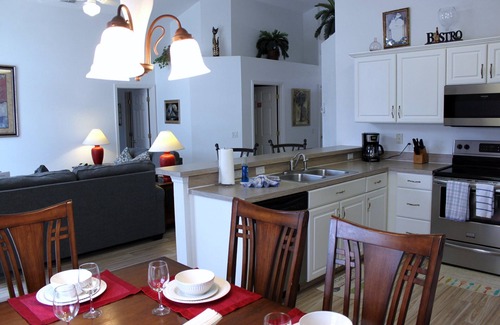 Highgate Park Villa | Free wiFi in upgraded villa with private pool in Gated community