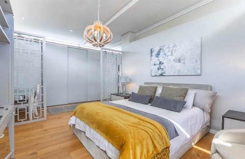 Newlands House | Freehold, modern executive home close to Cavendish Square