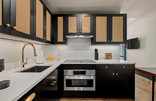 Bowery Condo | Freeman 303 by Rove | 1BR Condo w Shared Amenities