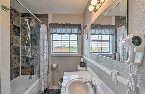 Freeport House | Freeport Home: Gas Grill, Fire Pit & Patio!