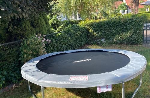 Heel House | Freistehendes Ferienhaus am See Nähe Roermond