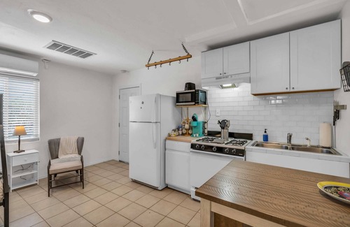 Rincon Heights Apartment | Fremont Fiesta | Near 4th Ave & Centennial Hall
