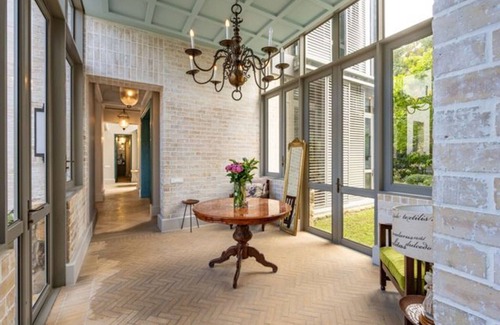 Cape Town City Centre Villa | French Elegance in Bishopscourt