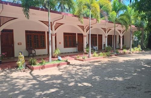 Trincomalee House | French Garden Eagle Wings Inn
