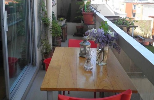 Quartier Saint-Ambroise Apartment | French-German lady rents a 2 rooms apartment, bright, calm well equipped, 46 m2