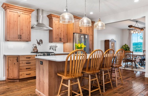 Cedar House | French Rd Farmhouse In Heart Of Leelanau County
