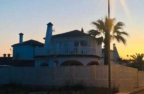 Oliva House | Frente al Mar - Rosales
