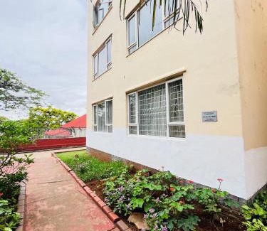 Glenwood Apartment | Frere Hill Guesthouse