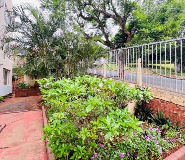 Glenwood Apartment | Frere Hill Guesthouse