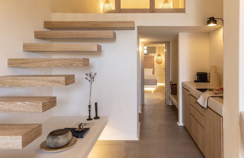 Vothon House | Frescoes Luxury Suites