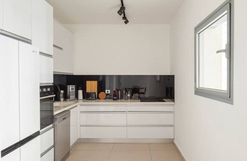 Bat Yam Apartment | Fresh 3BR APT 32 Floor See View Tower