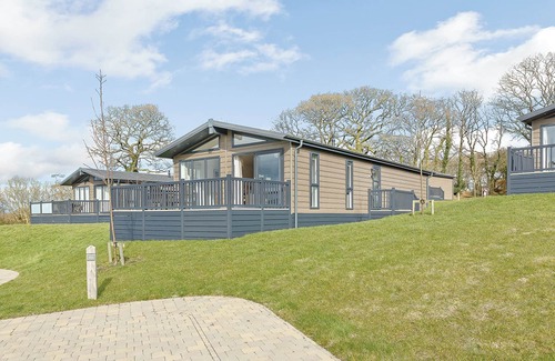 Axminster Ski Chalet | Fresh and contemporary styled lodge.