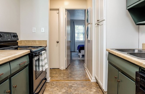 Jonesboro House | Fresh & Clean - Newly Remodeled 4-bedroom house in the heart of Jonesboro